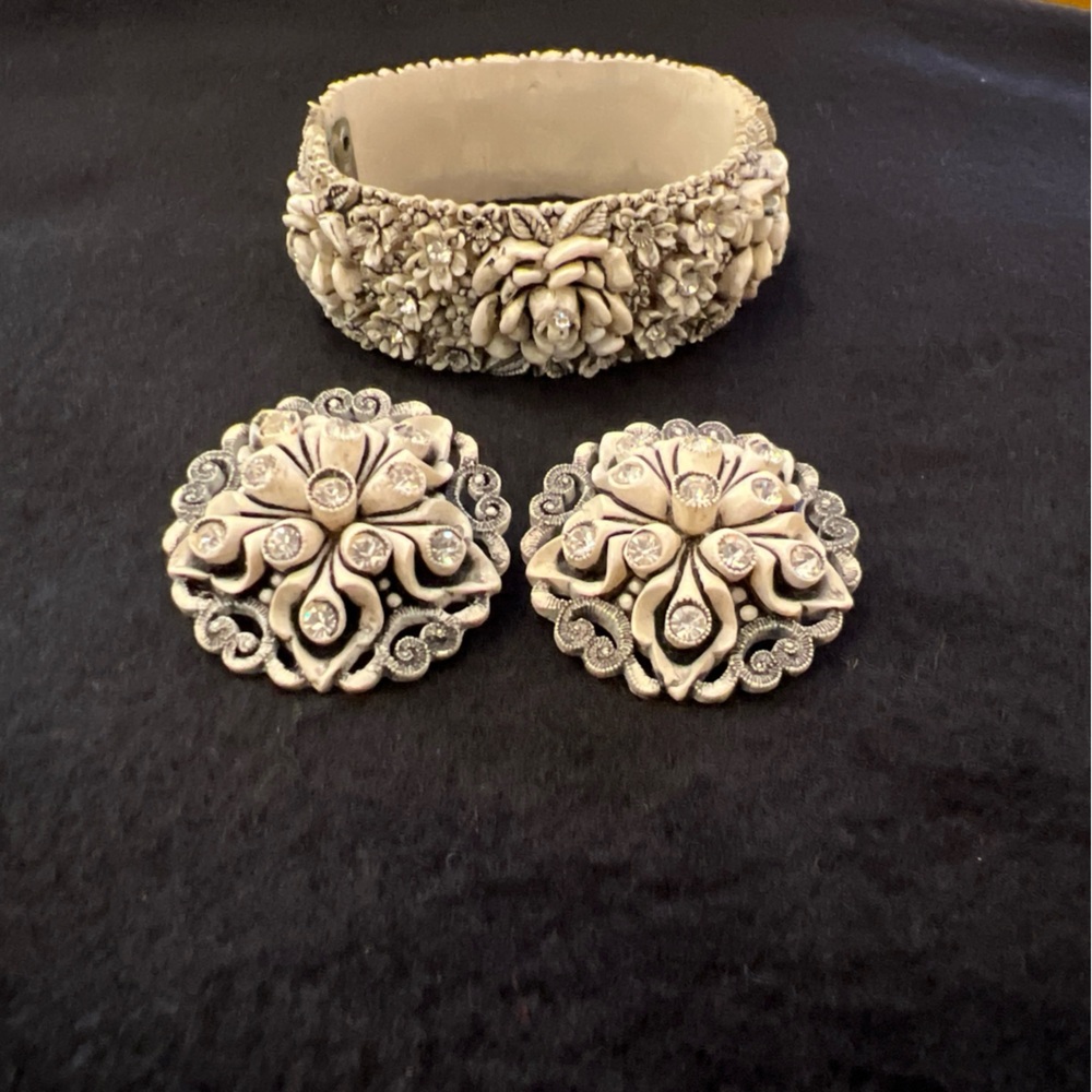 Vintage Celluloid Bracelet & clip-on Earrings